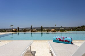 A heated pool - Rural complex with pool (Noto)