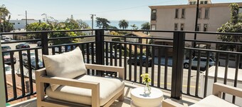 Woods Cove Inn