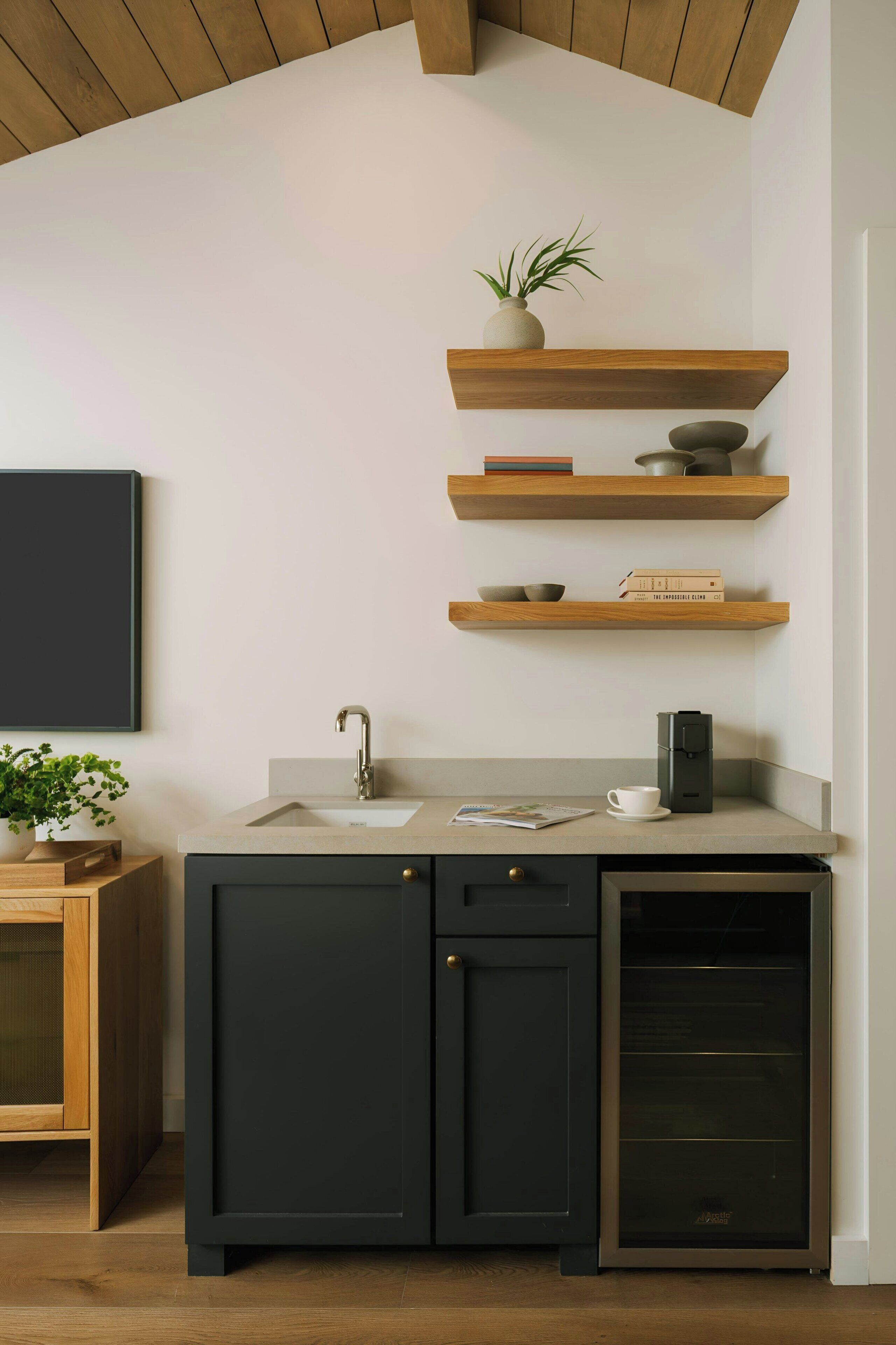 الم نشأة من الداخل