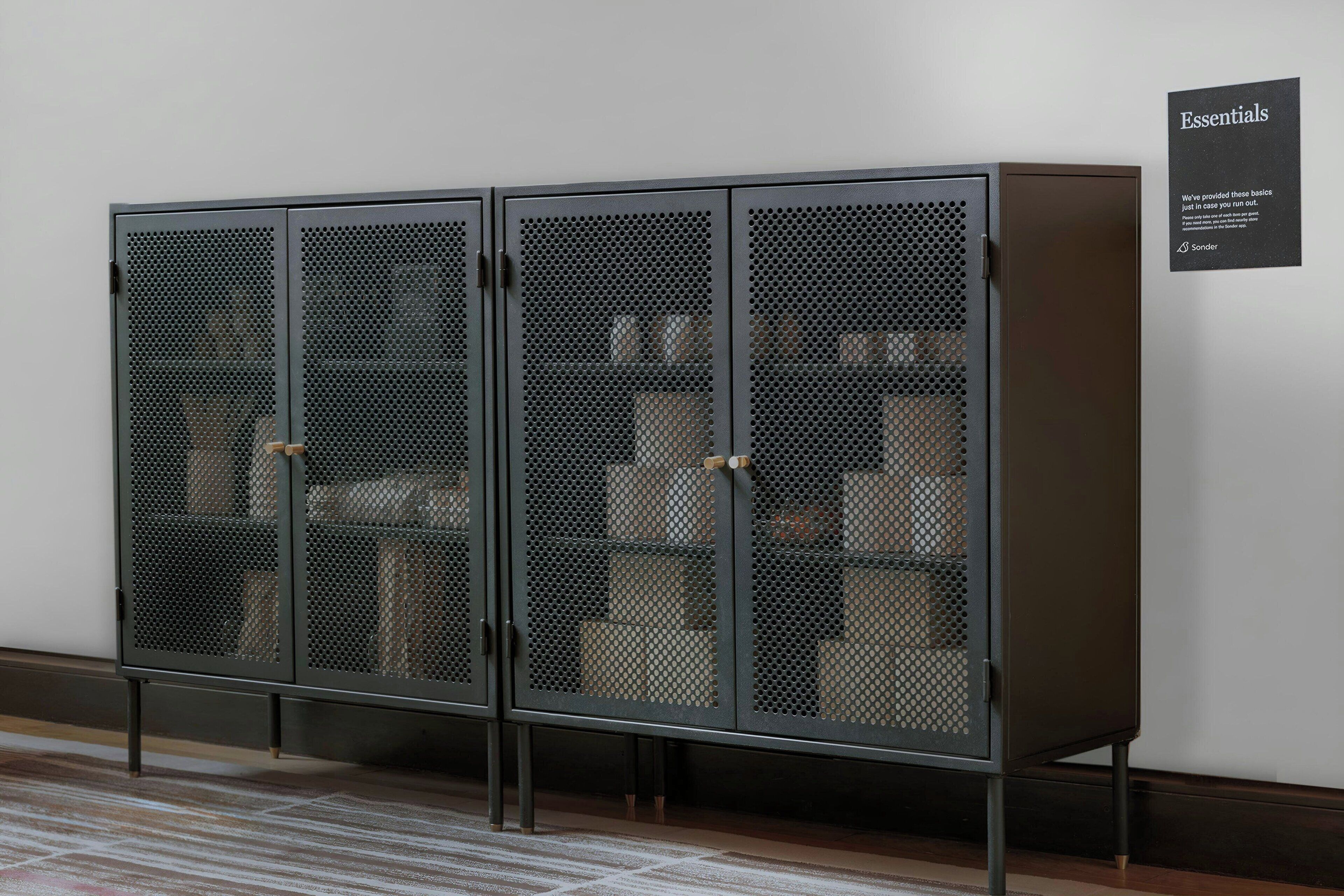 المنشأة من الداخل