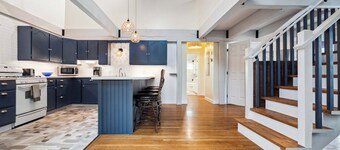 Beach Plum Cottage | Steps to Beach | Loft