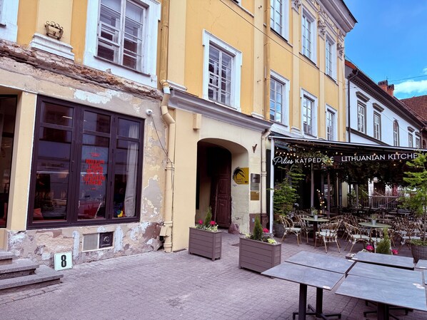 Front of property - Pilies8 Luxury Vilnius Apartment (Vilnius)