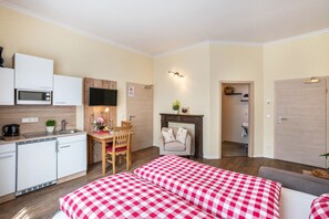 1 chambre, fer et planche à repasser, Wi-Fi gratuit, draps fournis