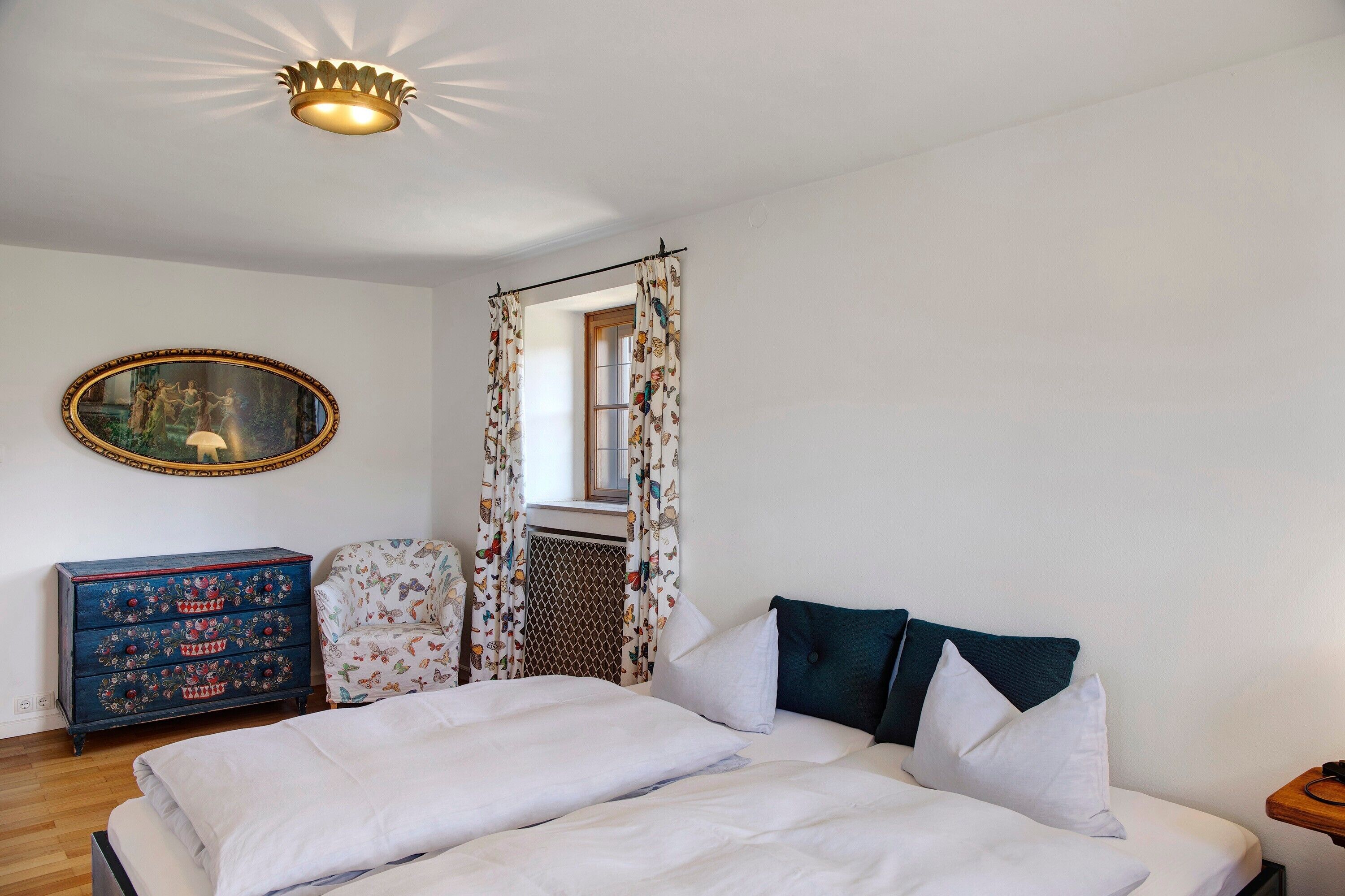 5 Schlafzimmer, Bügeleisen/Bügelbrett, kostenloses WLAN, Bettwäsche