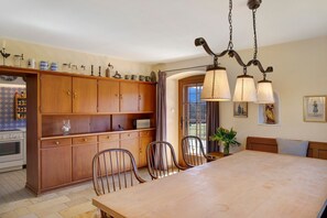 Dining - Holiday Home 'Sonnenleitn' with Mountain View, Private Terrace and Wi-Fi (Lenggries)