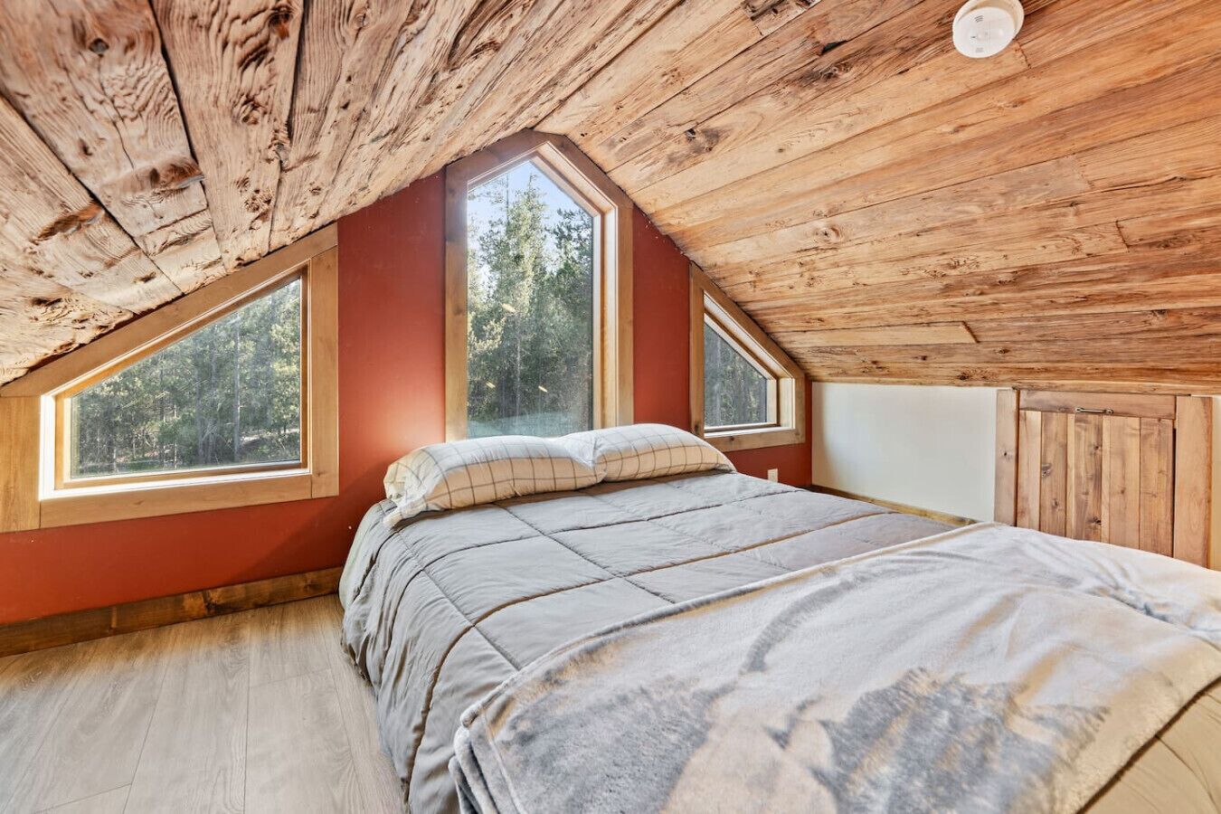 4 habitaciones, wifi gratis y ropa de cama 