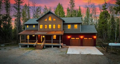 Hidden Bear | Game Room - Near Yellowstone - Modern Lodge!