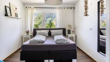 1 quarto, Wi-Fi de cortesia, roupa de cama