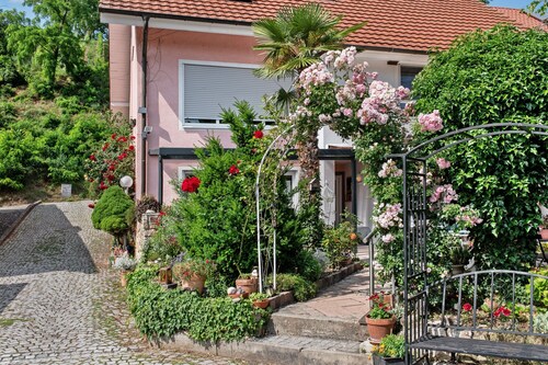 Appartement "Im Liestengarten" avec vue sur les montagnes, terrasse privée et Wi-Fi