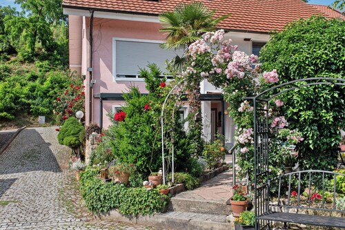 Appartement "Im Liestengarten" avec vue sur les montagnes, terrasse privée et Wi-Fi