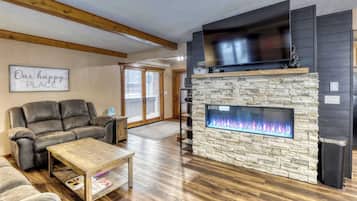 Smart TV, fireplace