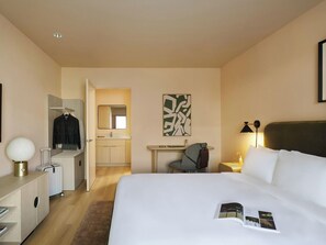 Room - Sonder City Center (Long Beach)