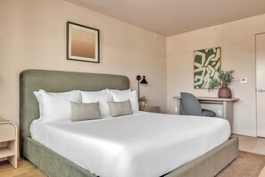 Room - Sonder City Center (Long Beach)