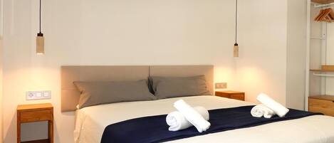 3 bedrooms, iron/ironing board, Internet, bed sheets