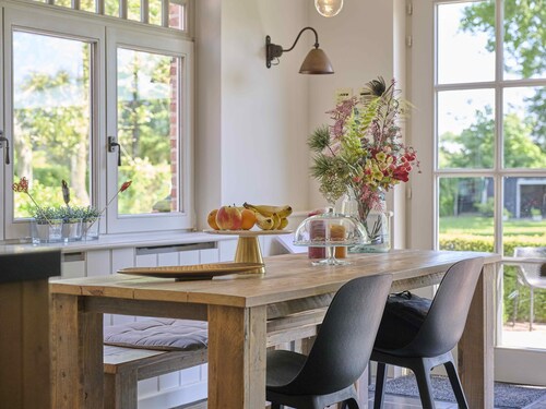 Schönes Gruppenhaus mit Garten und Schwimmbad