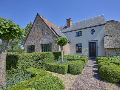 Beautiful villa with a garden and swimming pool