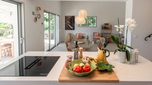 Unclassified image, 4 of 55, button - Luxury villa with A/C and a heated private pool (La Croix-Valmer)