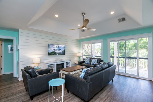 TV connectée, cheminée, baby-foot, table de tennis de table