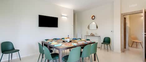 Family Villa, Multiple Bedrooms (Villa Elysium With Pool And Garden) | Dining