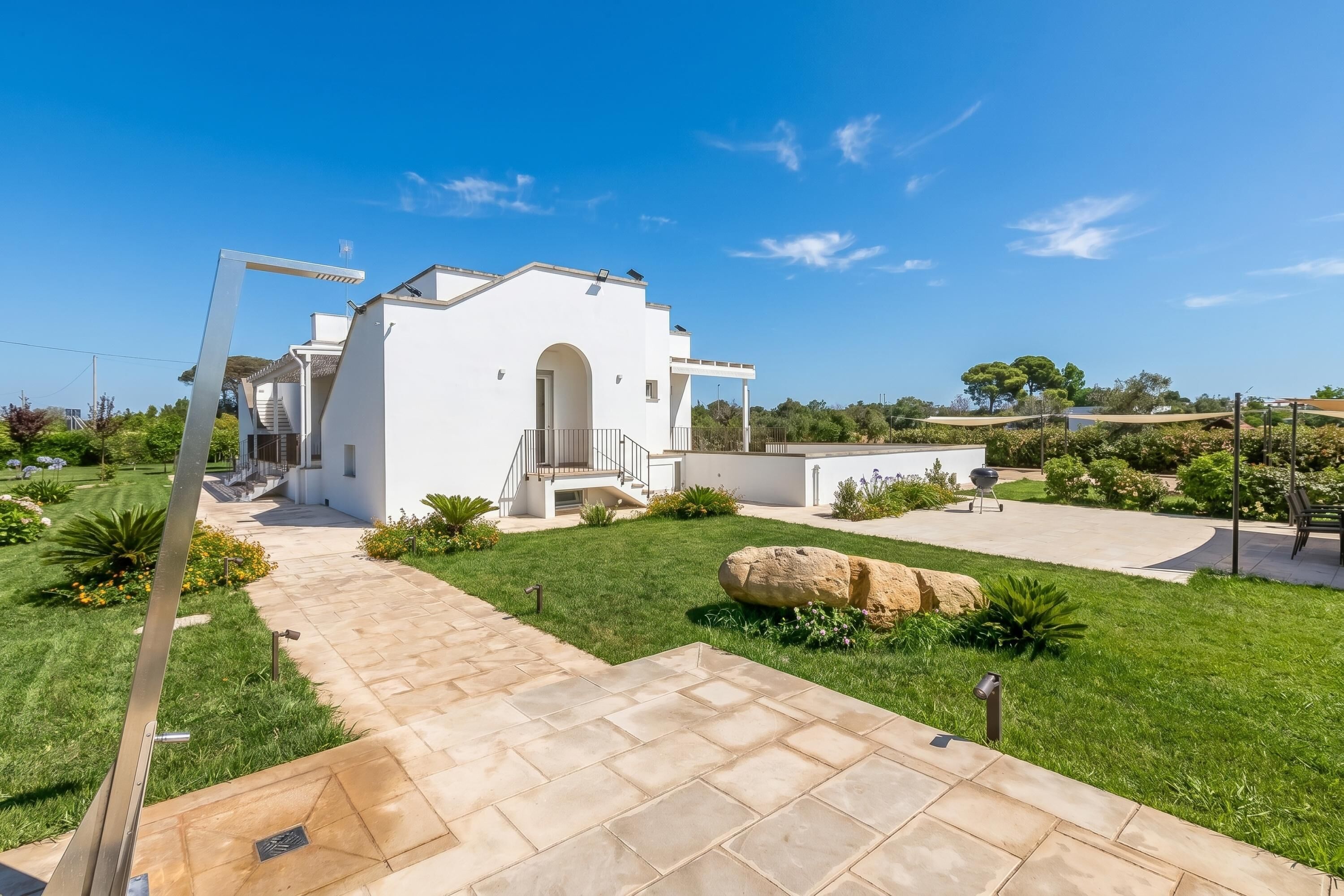 Villa familiare, camere multiple, terrazzo (Villa Elysium With Pool And Garden) | Esterni