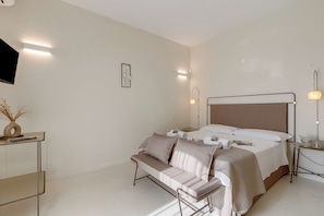 家庭別墅, 多間臥室 (Villa Elysium With Pool And Garden) | 9 間睡房、Wi-Fi (收費)、床單