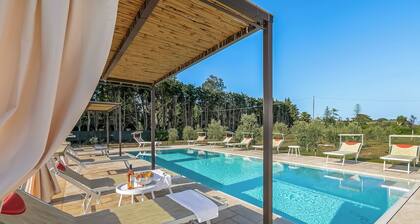 Villa Elysium With Pool And Garden