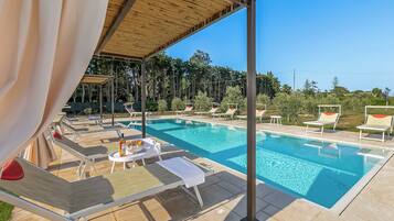 Piscina stagionale all'aperto