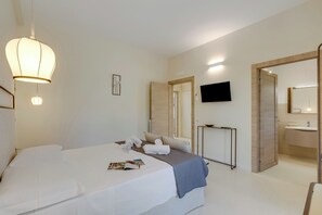 家庭別墅, 多間臥室 (Villa Elysium With Pool And Garden) | 9 間睡房、Wi-Fi (收費)、床單