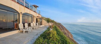 Oceanfront Bliss in Playas de Rosarito 4BR Villa w/ Wi-Fi, A/C & Stunning Views
