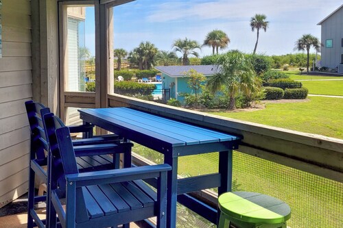 Oceanfront Condo in Harbor Island Community!