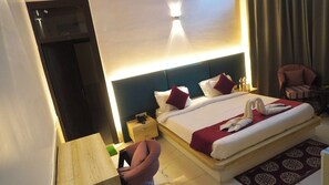 Deluxe tweepersoonskamer | Lakens van Egyptisch katoen, luxe beddengoed