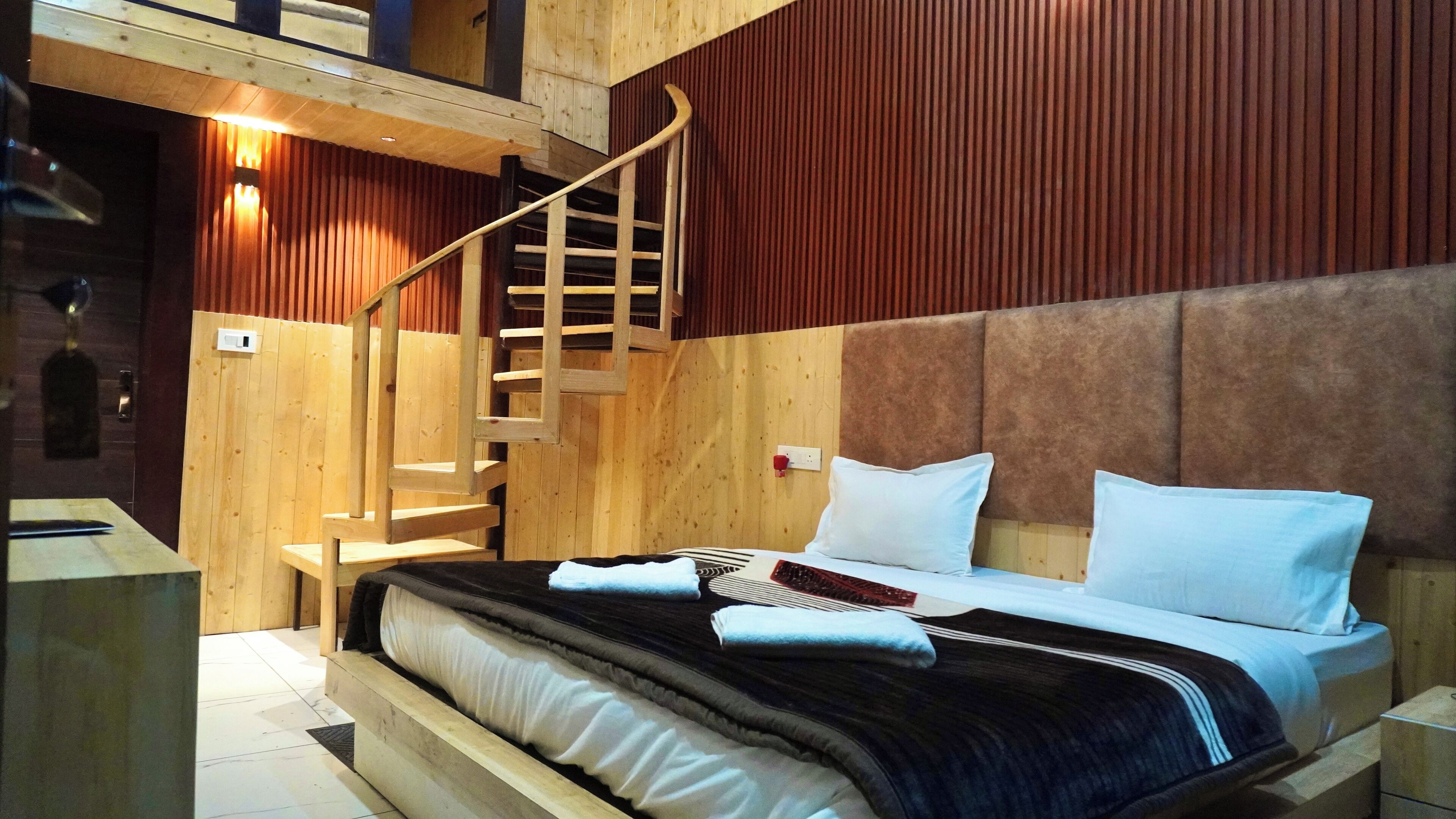 Luxury Room | Egyptian cotton sheets, premium bedding, pillow-top beds