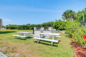 Outdoor dining - Pool Access: Beachfront Condo in Cape Canaveral! (Cape Canaveral)