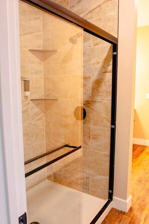 Shower, jetted tub, hair dryer, towels