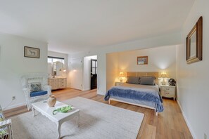 4 slaapkamers, een strijkplank/strijkijzer, beddengoed