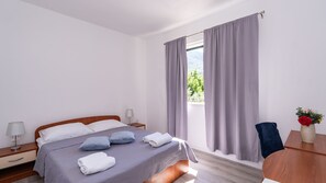 3 habitaciones, tabla de planchar con plancha y wifi gratis 