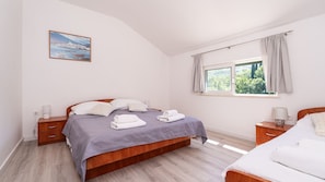 2 habitaciones, tabla de planchar con plancha y wifi gratis 