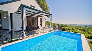 Pool - Holiday Home Lipa by Villas Guide (Ivancici)