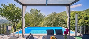Holiday Home Lipa by Villas Guide