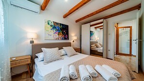 3 chambres, fer et planche à repasser, Wi-Fi gratuit, draps fournis