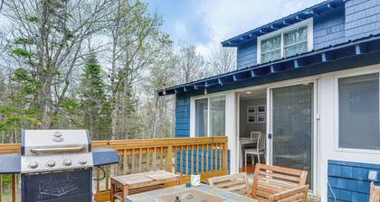 2 Mi to Mt Snow: Cozy Family Alpine Retreat!
