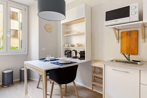 Fridge, microwave
