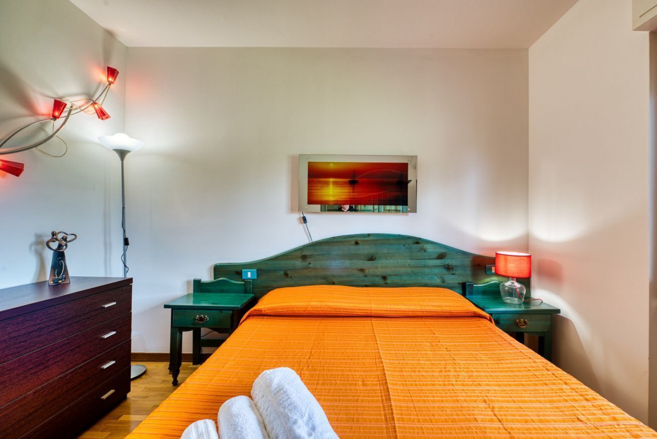 2 habitaciones, escritorio, tabla de planchar con plancha y wifi 