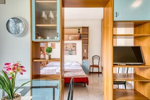 1 chambre, fer et planche à repasser, Wi-Fi, literie fournie