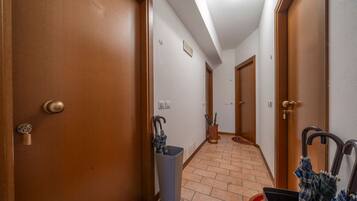 Interni