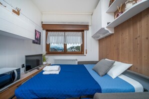 1 soverom, strykejern/-brett, wi-fi og sengetøy