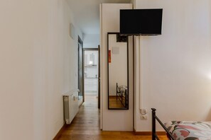 1 makuuhuone, silitysrauta/-lauta, Wi-Fi, vuodevaatteet
