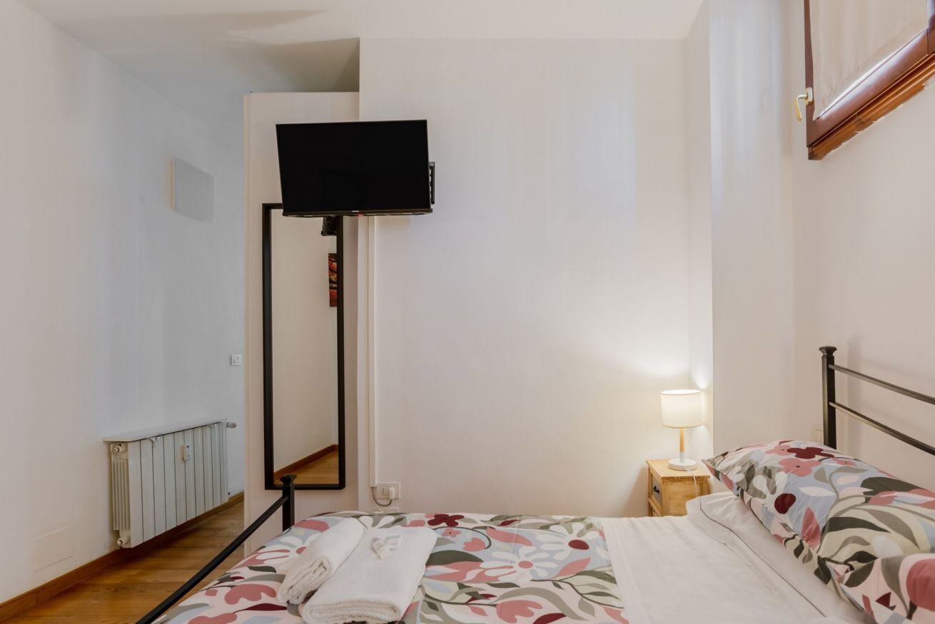 1 slaapkamer, een strijkplank/strijkijzer, wifi, beddengoed