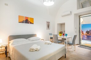 Bügeleisen/Bügelbrett, WLAN, Bettwäsche