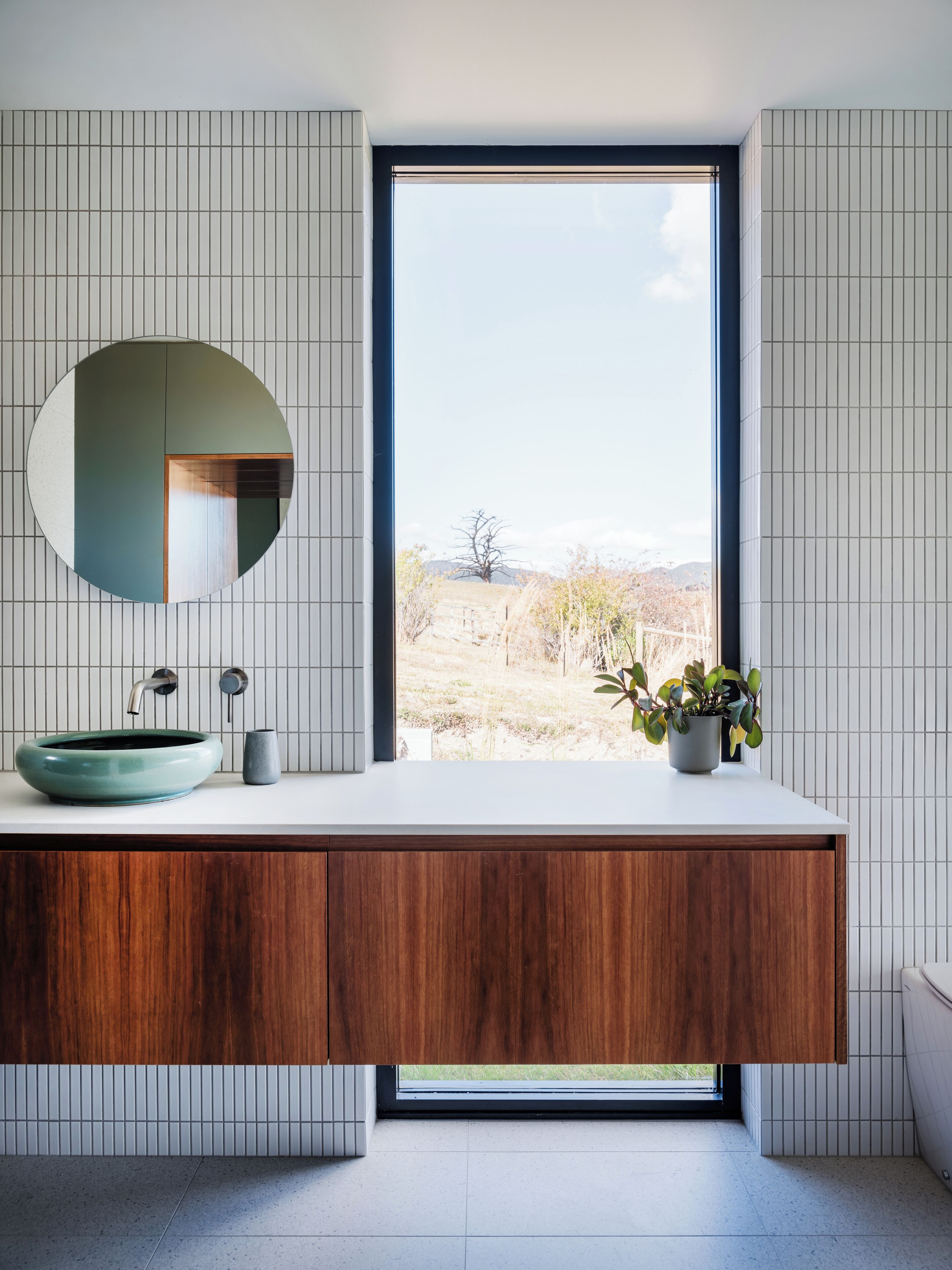 المنشأة من الداخل